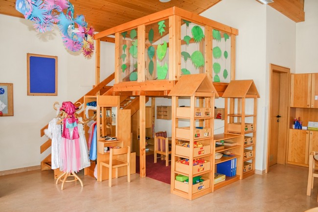 Spielturm im Kindergarten